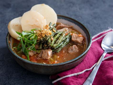  Sinigang! Una Sopa de Tamarindo que te Hará Suspirar por Alegría 