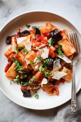  Pasta alla Norma ¡Un canto lírico de sabores sicilianos que te conquistará!